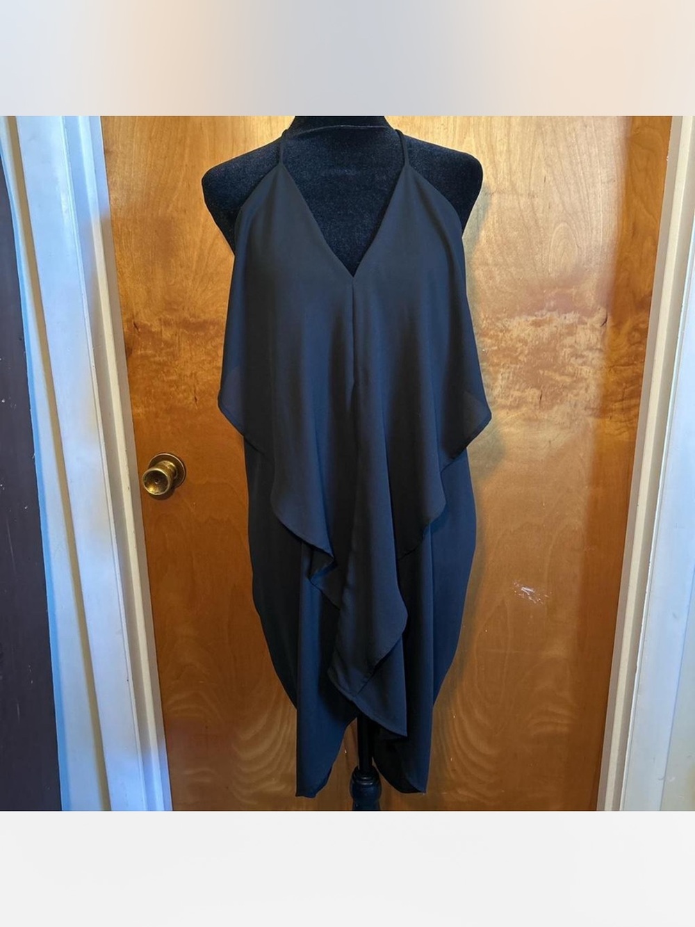 Beautiful black dress - Picture 1 of 6